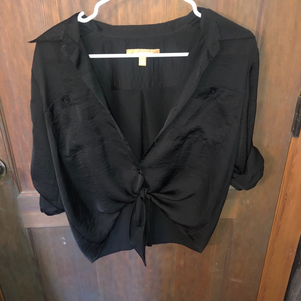 Ellen Tracy silky button down blouse